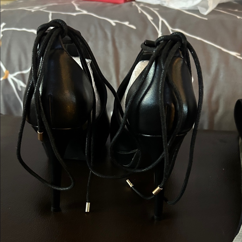 Chic Black Women's Heels - Picture 2 of 5